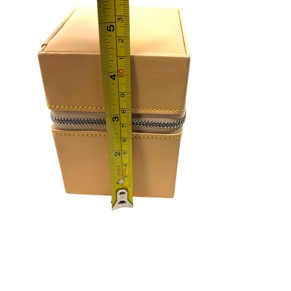 Louis Vuitton Zipper Watch Box - Picture 11 of 11